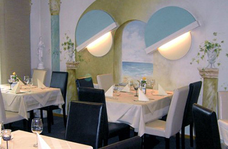 Restaurant innen - Im Abseits bei Themis