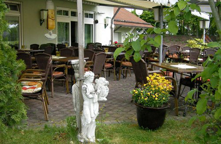 Restaurant innen - Im Abseits bei Themis